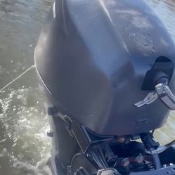 2005 Mercury 4 Stroke, 9.9hp Pull start With Gas Tank