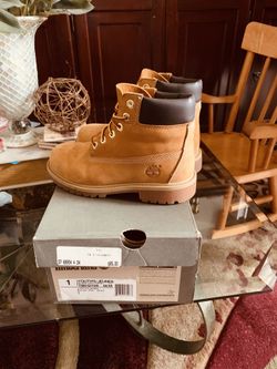TIMBERLANDS BOOT SIZE 1 YOUTH