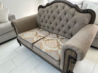 Sofá and loveseat