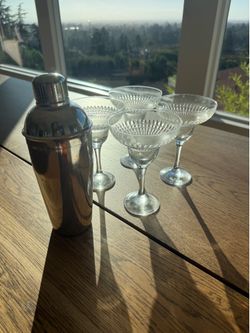 Margarita glasses (4) and cocktail mixer