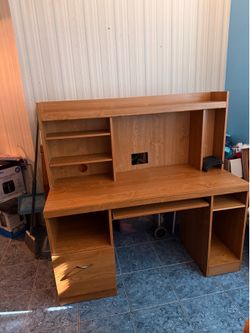 Computer desk