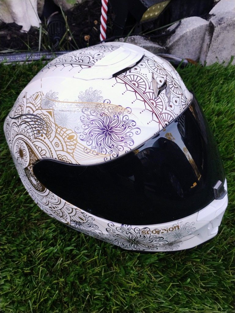 Lady Scorpio Helmet Size Small