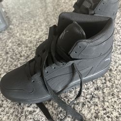 Brand New Puma Men’s Size 9 (Women’s 10.5) – All Black High Tops