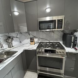 Modern Kitchen Cabinets – Soft Close (New)