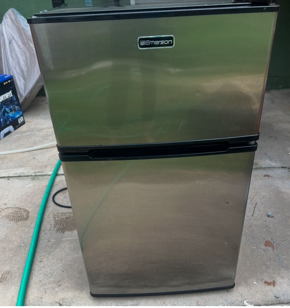 Emerson Refrigerator/Freezer 