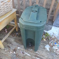 Insulated breavage container