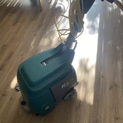 Tenant R3 Carpet Cleaner