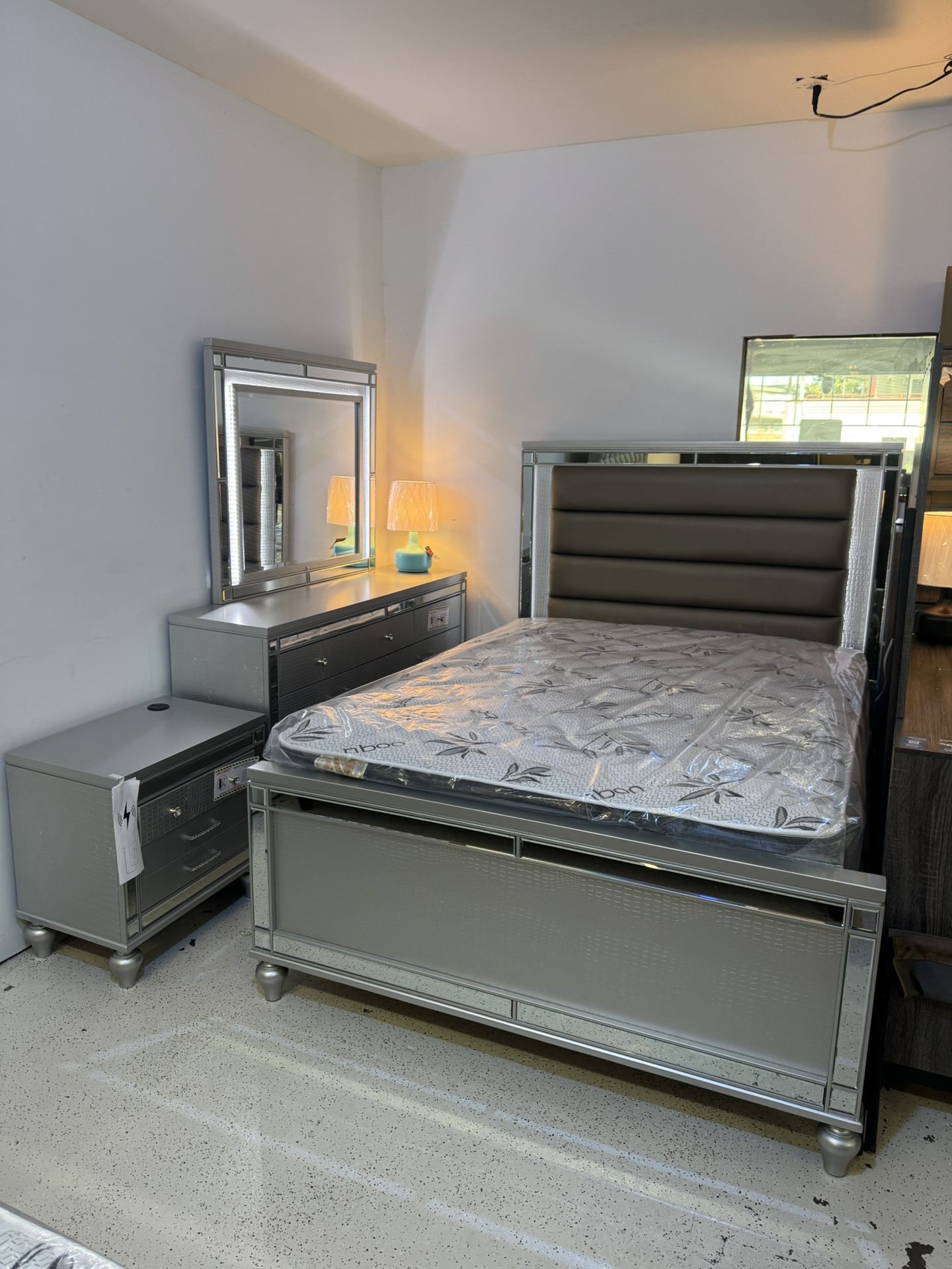4-pc Silver Mirrored Bed Frame Dresser Mirror LED Nightstand 