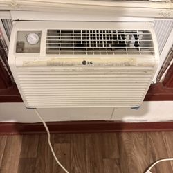 LG 5,000 BTU Window Air Conditioner – Works Great