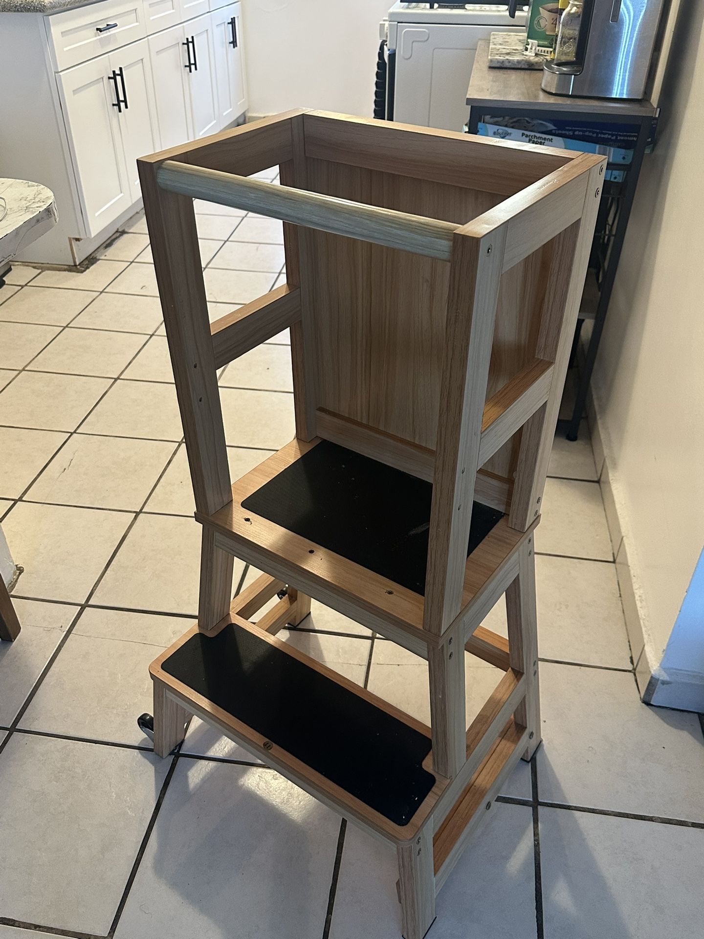 Toddler Learning Tower w/ Chalk Board 