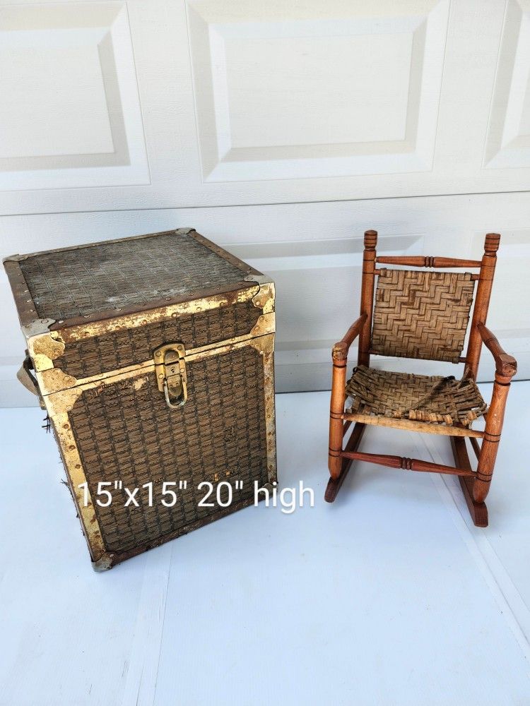 Decrepit Old Halloween Props Halloween Decoration Little Children's Rocking Chair And Hat Box For Your Halloween Build