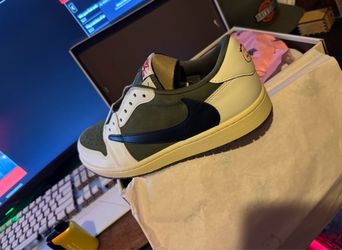 TRAVIS SCOTT X AIR JORDAN 1 LOW OG “MEDIUM OLIVE”