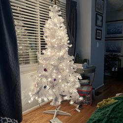 Pre-lit White Christmas Tree