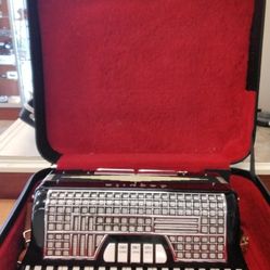 Petoskey Daquila Combination Accordion ($250)