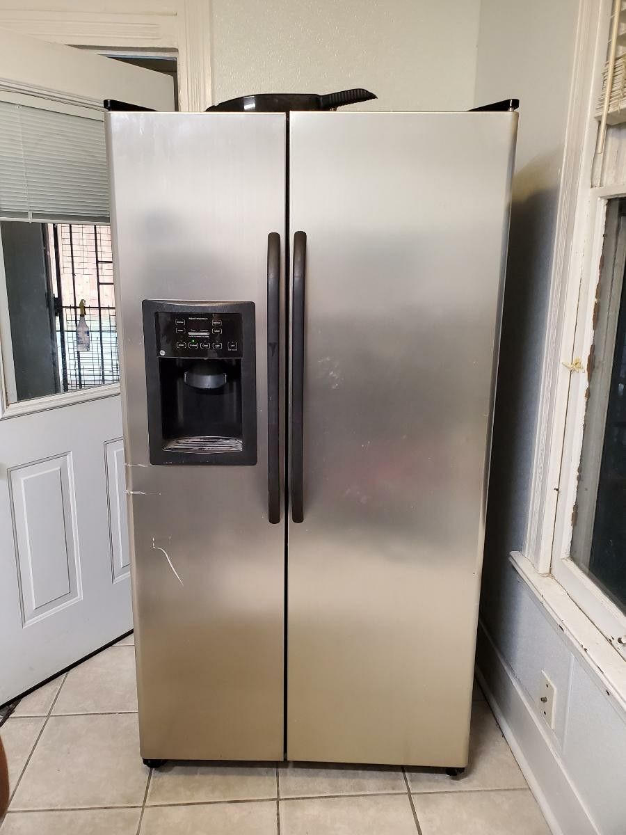 GE 25.0 Cu. Ft. CleanSteel SideBySide Refrigerator with Dispenser