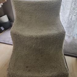$10 Pet Deluxe Soft And Wide Stairs