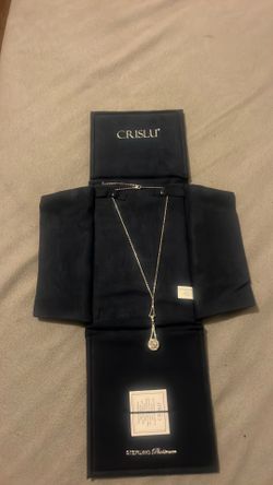 Crislu necklace with charm