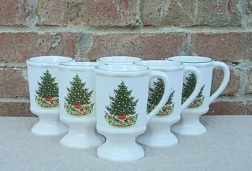 Vintage Pfaltzgraff Christmas Heritage Pedestal Mugs