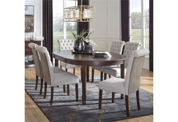 Beautiful seven piece dining room set!
