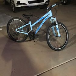 Specialized Hot Rock Blue 24 In Small Frame 