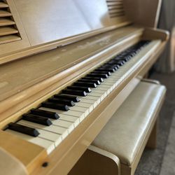 Janssen Piano