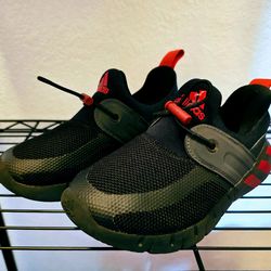 Boy's Shoes Size 13.5 Adidas
