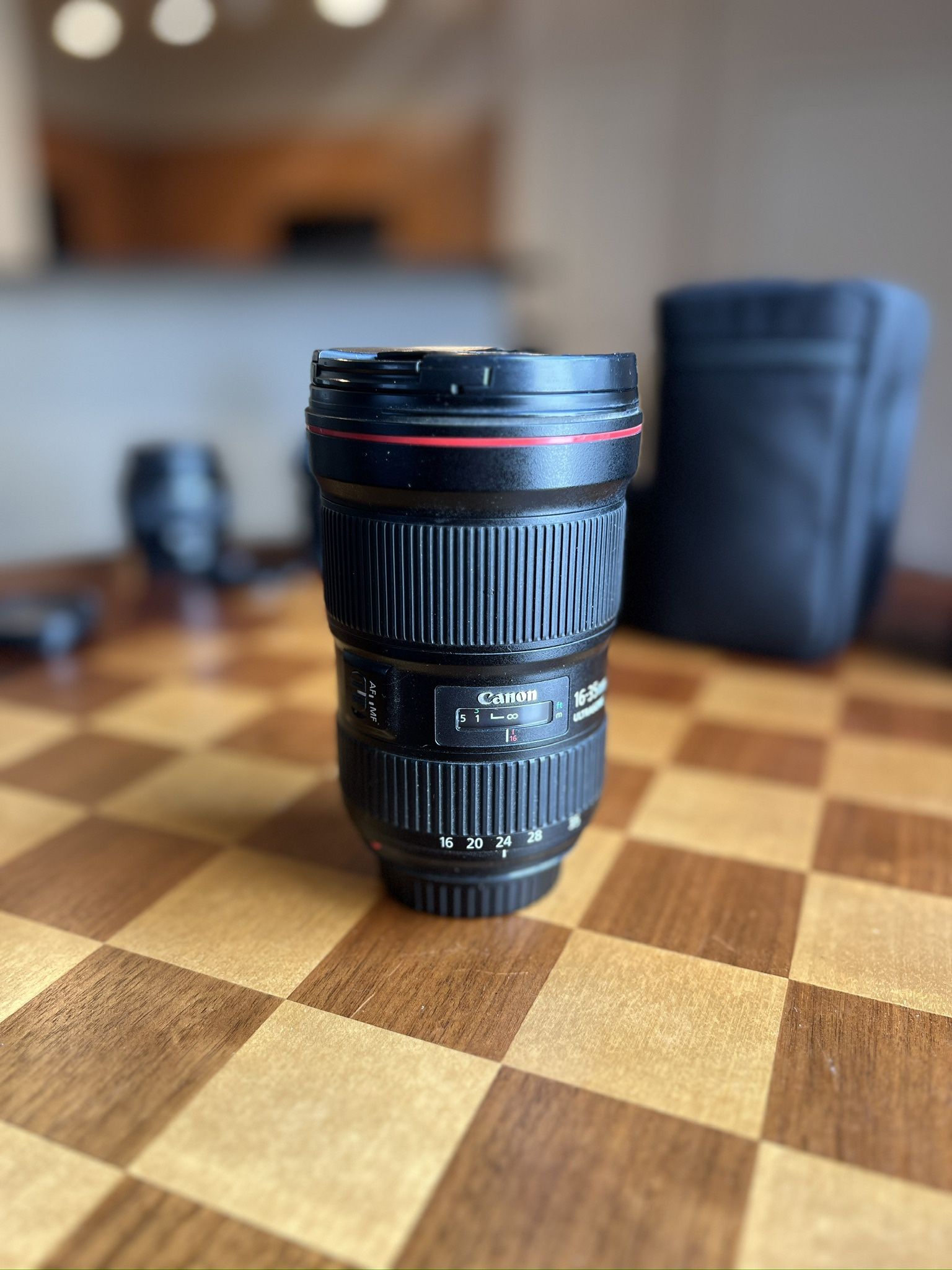Canon EF 16-35mm f|2.8 L III USM