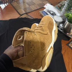 AIR JORDAN 6 RETRO “Wheats” Size 9