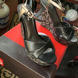 By Guess 