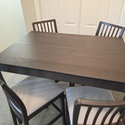 Modern Dining Table Set w/ 4 Chairs – Great Condition