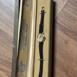 Vintage Walt Disney Bradley Donald Duck Birthday Watch