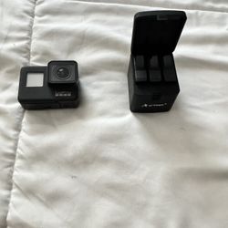 GoPro hero 7 (Extra batteries)