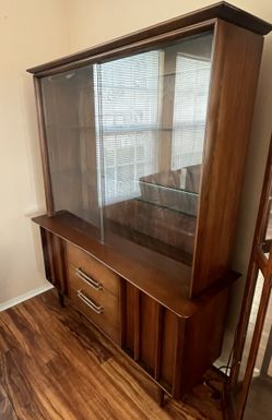 Mid Century Modern Display Cabinet 