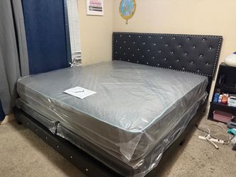 NEW MATTRESS KING SIZE PLUSH WITH BOX SPRING