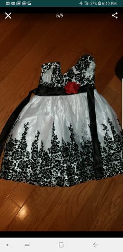 Girls dresses sizes 6-8