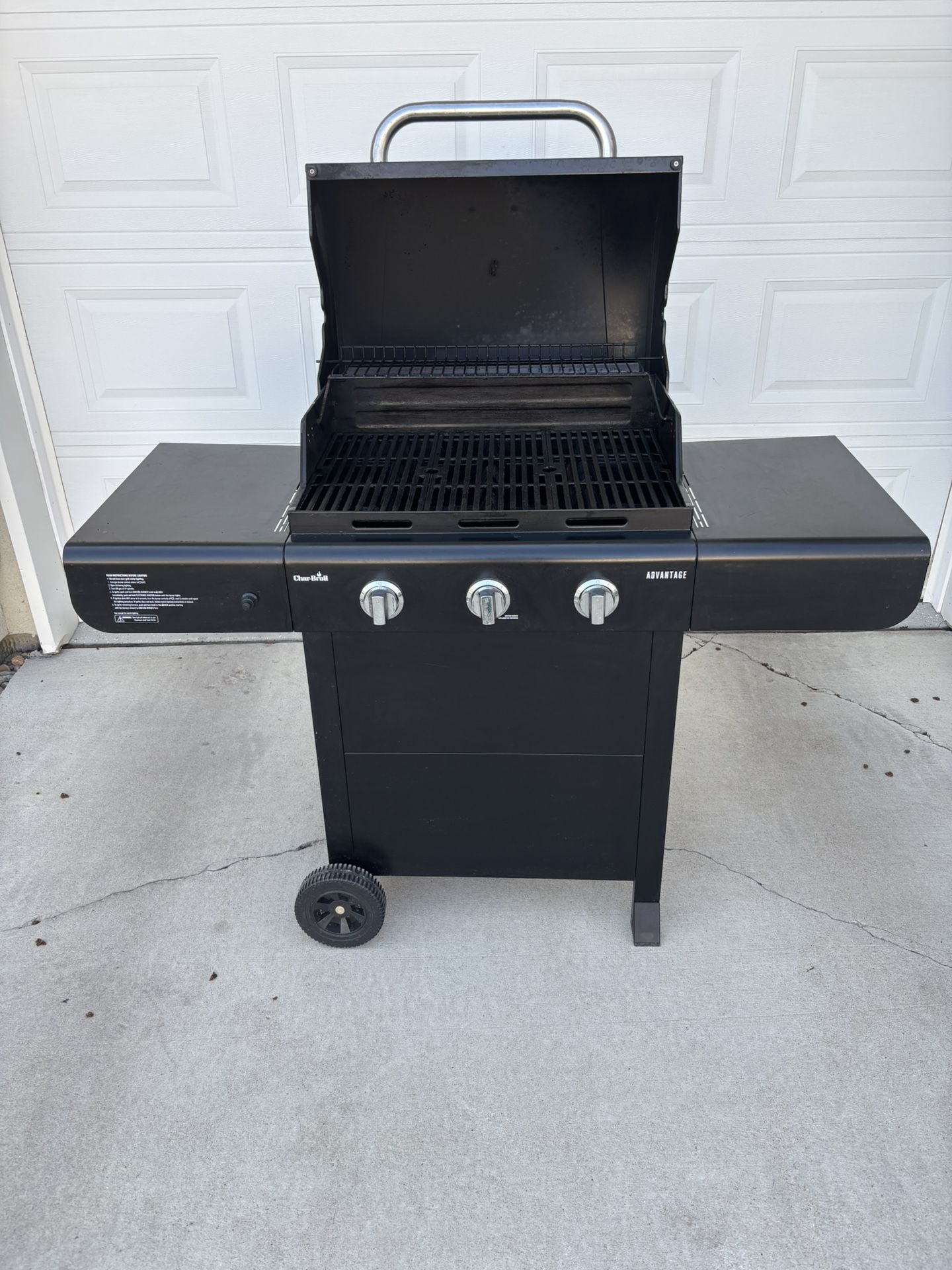 Char-Broil Gas Grill With cover