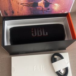 JBL Flip 6 Bluetooth Speaker 