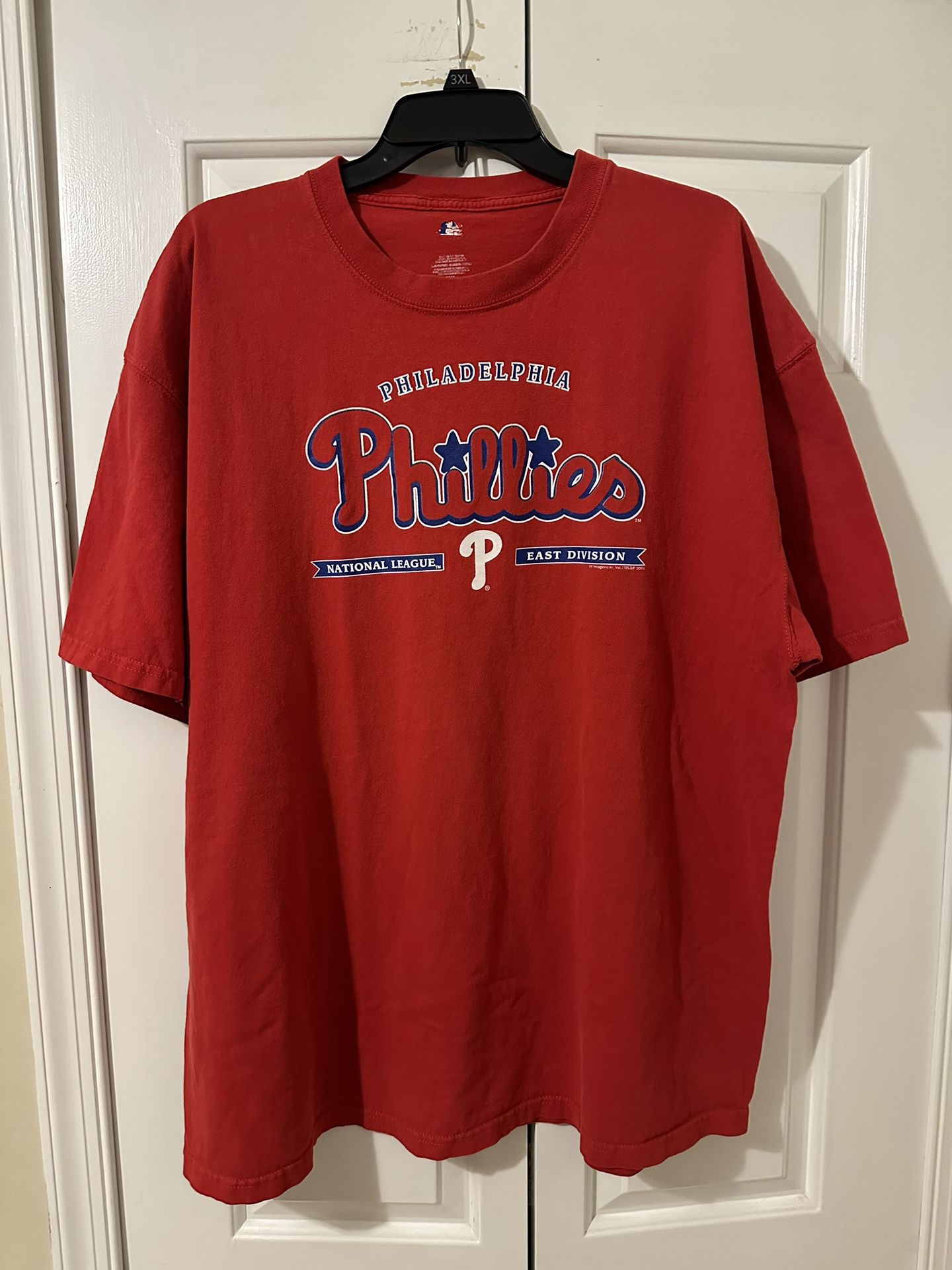 Men’s Philadelphia Phillies T-Shirt (2XL)