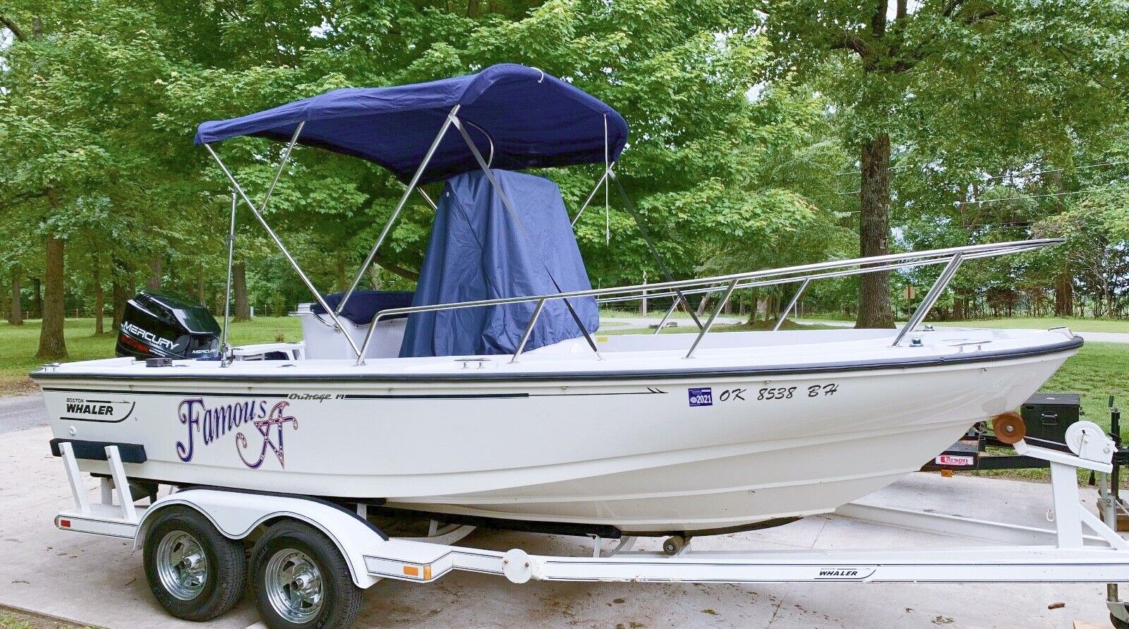 1996 Boston Whaler Outrage 19