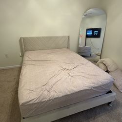 Selling Bedframe
