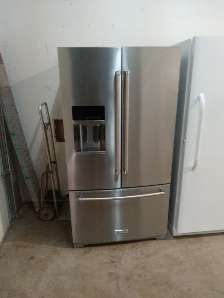 25 Cubic Foot KitchenAid Bottom Freezer Pull Out Stainless Steel Water And Ice Gorgeous