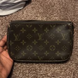 Louis Vuitton Monogram Pochette