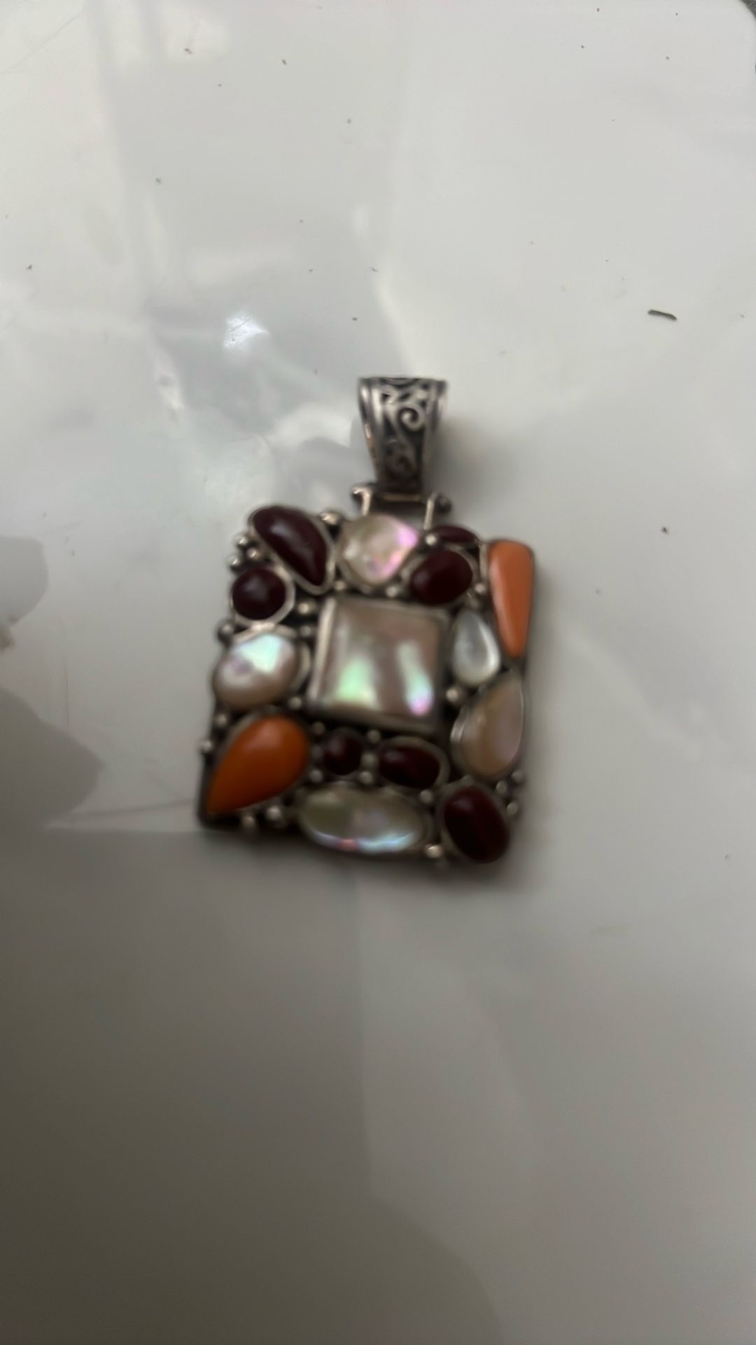 Very Muitl Stones Pendant Silver