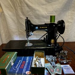 1954 Singer Featherweight Sewing Machine 