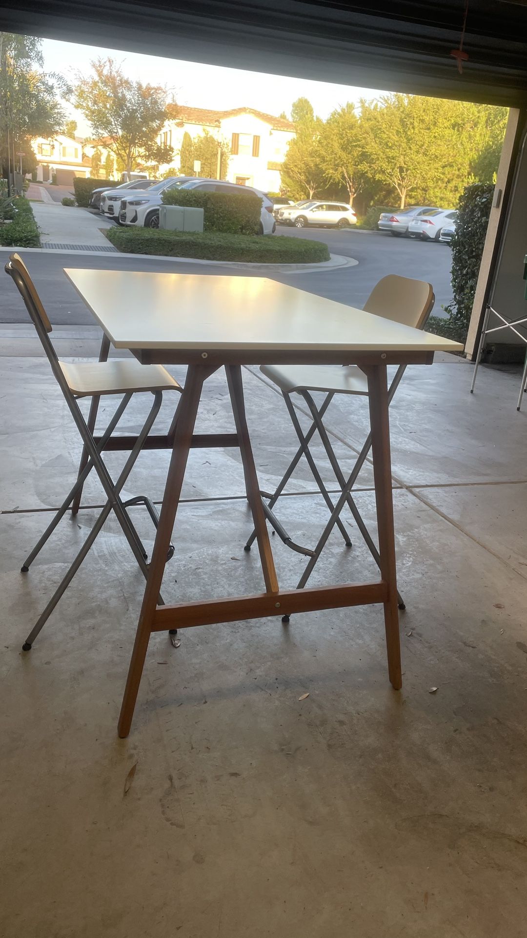 IKEA FANBYN  Bar Table & 3 FRANKLIN Foldable Bar Stool 