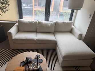 Crate and Barrel Barrett Sofa 91”