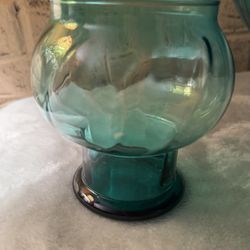 BEAUTIFUL VINTAGE HAND BLOWN TEAL GREEN/BLUE VASE  MEAS. APPROX 4 3/4 TALL