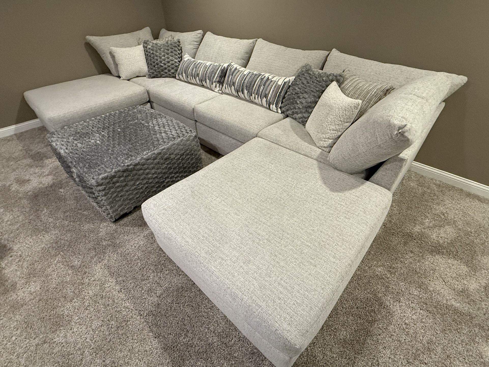 MUST GO NOW SOFAS SECTIONALS AND MORE! HUGE DISCOUNTS!