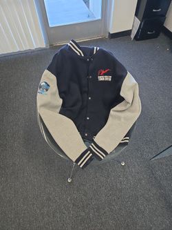 RIHANNA DIAMONDS WORLD TOUR CREW JACKET. SIZE LARGE