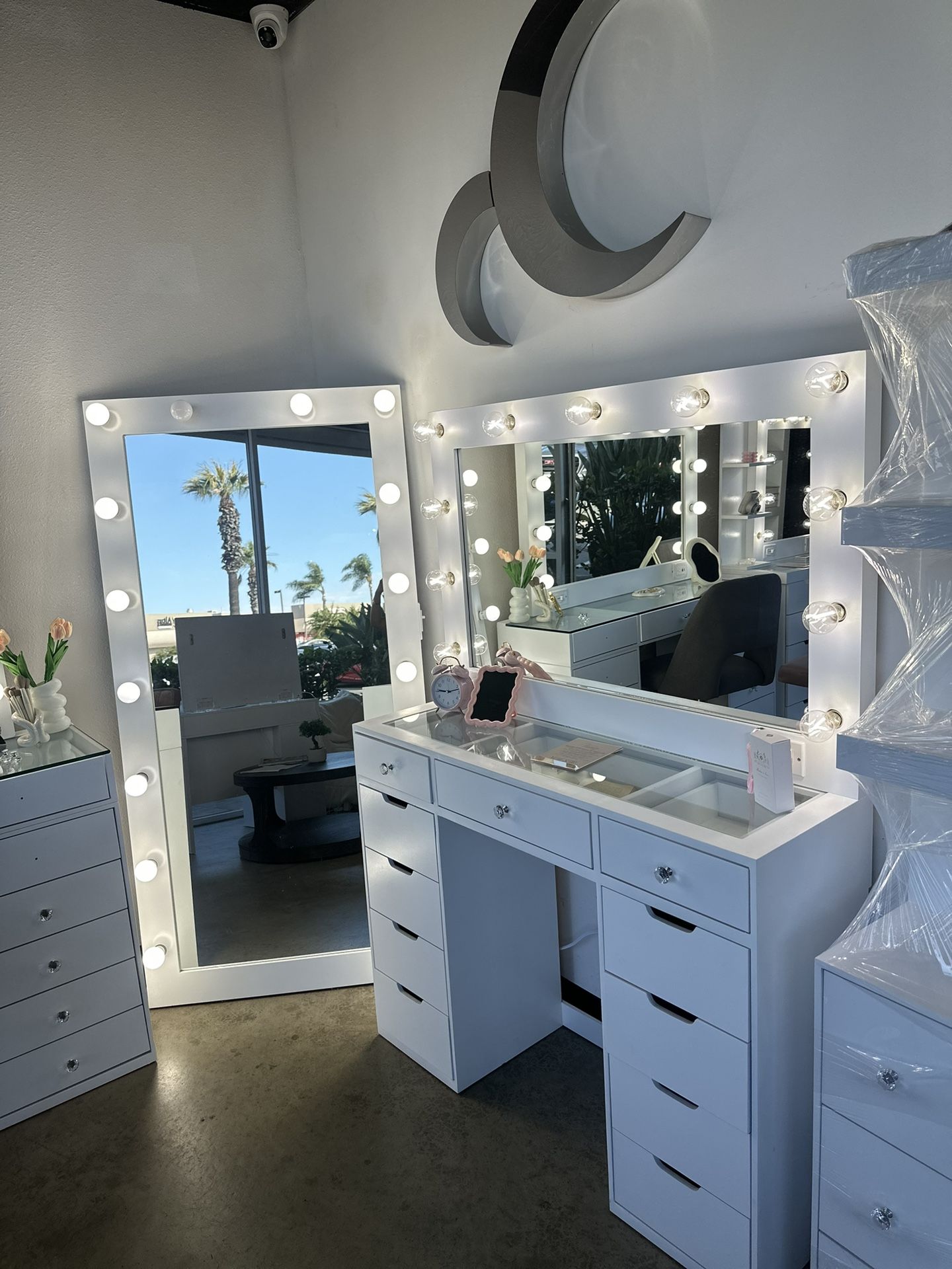NEW Vanity LED Mirror & Desk+ Dresser Table Organizer for Salon or Beauty Room